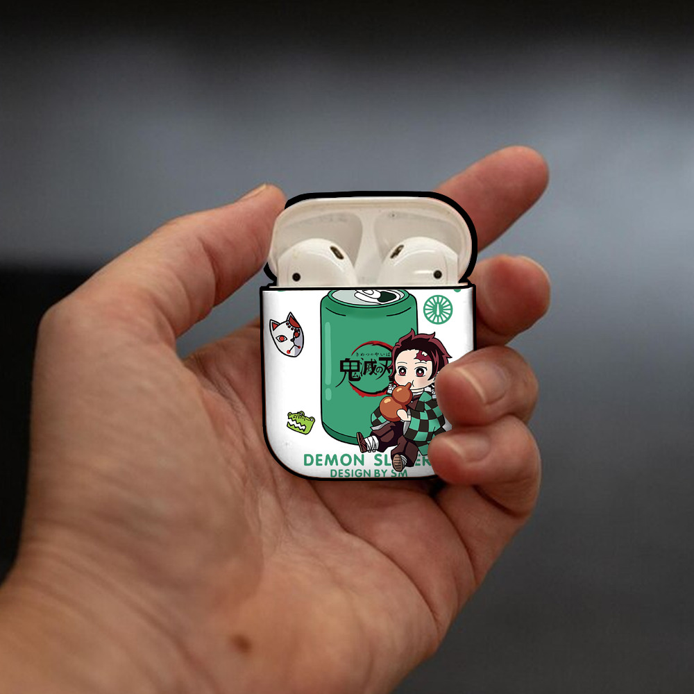 鬼滅の刃 竈門 炭治郎／かまど たんじろう Kamado Tanjirou AirPods 第2世代保護ケース ハードシェル ブラック 耐衝撃・防指紋・カラビナ付き