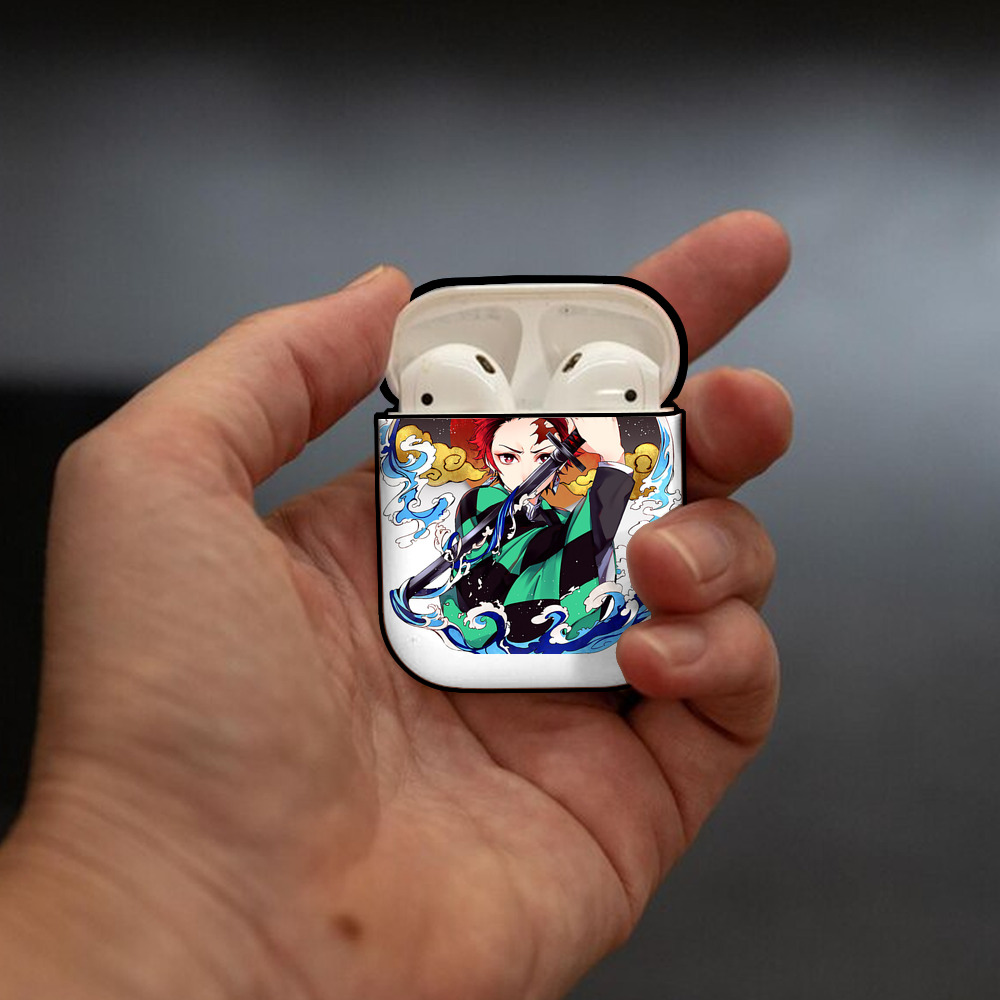 鬼滅の刃 竈門 炭治郎／かまど たんじろう Kamado Tanjirou AirPods 第2世代保護ケース ハードシェル ブラック 耐衝撃・防指紋・カラビナ付き