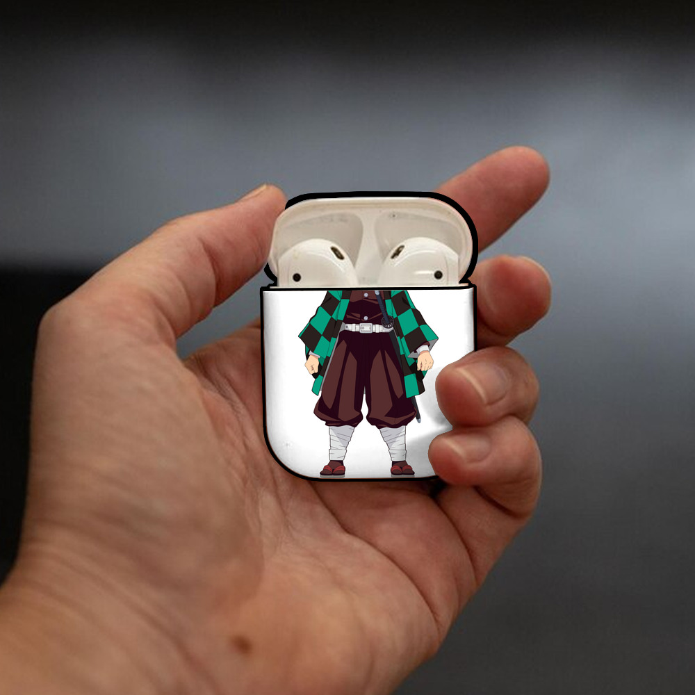 鬼滅の刃 竈門 炭治郎／かまど たんじろう Kamado Tanjirou AirPods 第2世代保護ケース ハードシェル ブラック 耐衝撃・防指紋・カラビナ付き
