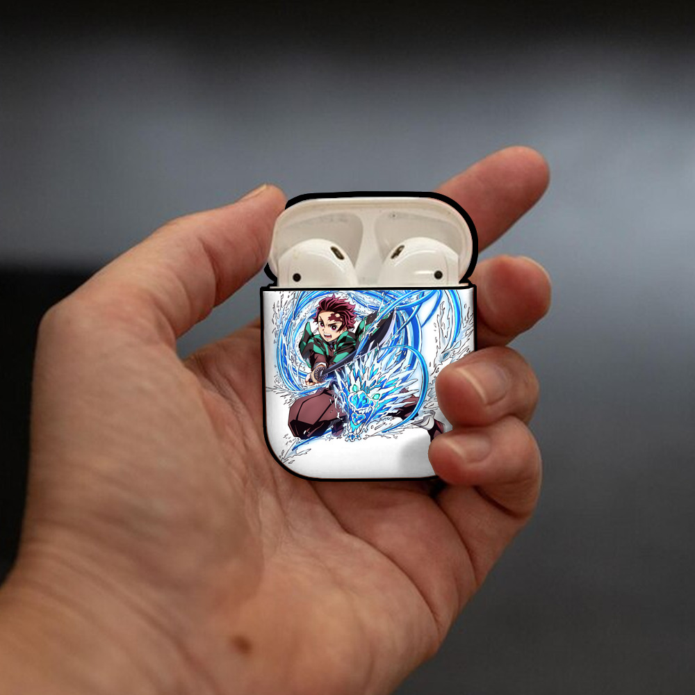 鬼滅の刃 竈門 炭治郎／かまど たんじろう Kamado Tanjirou AirPods 第2世代保護ケース ハードシェル ブラック 耐衝撃・防指紋・カラビナ付き