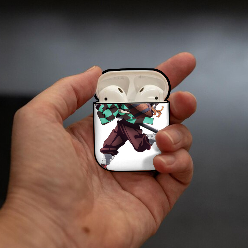 鬼滅の刃 竈門 炭治郎／かまど たんじろう Kamado Tanjirou AirPods 第2世代保護ケース ハードシェル ブラック 耐衝撃・防指紋・カラビナ付き