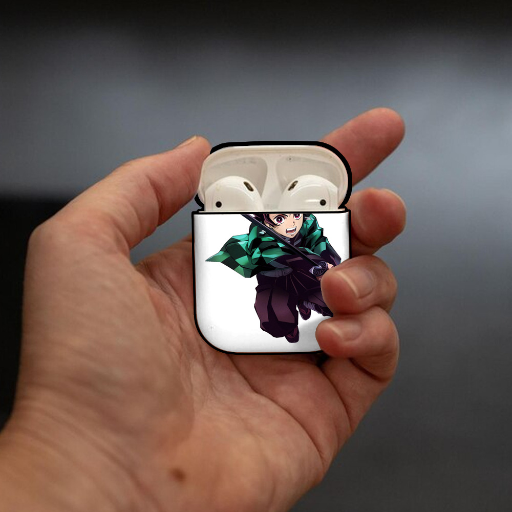鬼滅の刃 竈門 炭治郎／かまど たんじろう Kamado Tanjirou AirPods 第2世代保護ケース ハードシェル ブラック 耐衝撃・防指紋・カラビナ付き