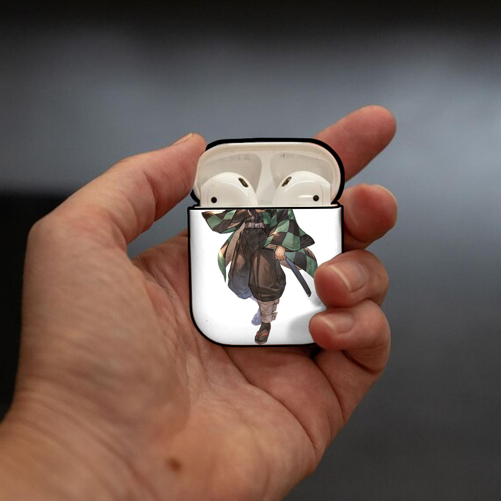 鬼滅の刃 竈門 炭治郎／かまど たんじろう Kamado Tanjirou AirPods 第2世代保護ケース ハードシェル ブラック 耐衝撃・防指紋・カラビナ付き