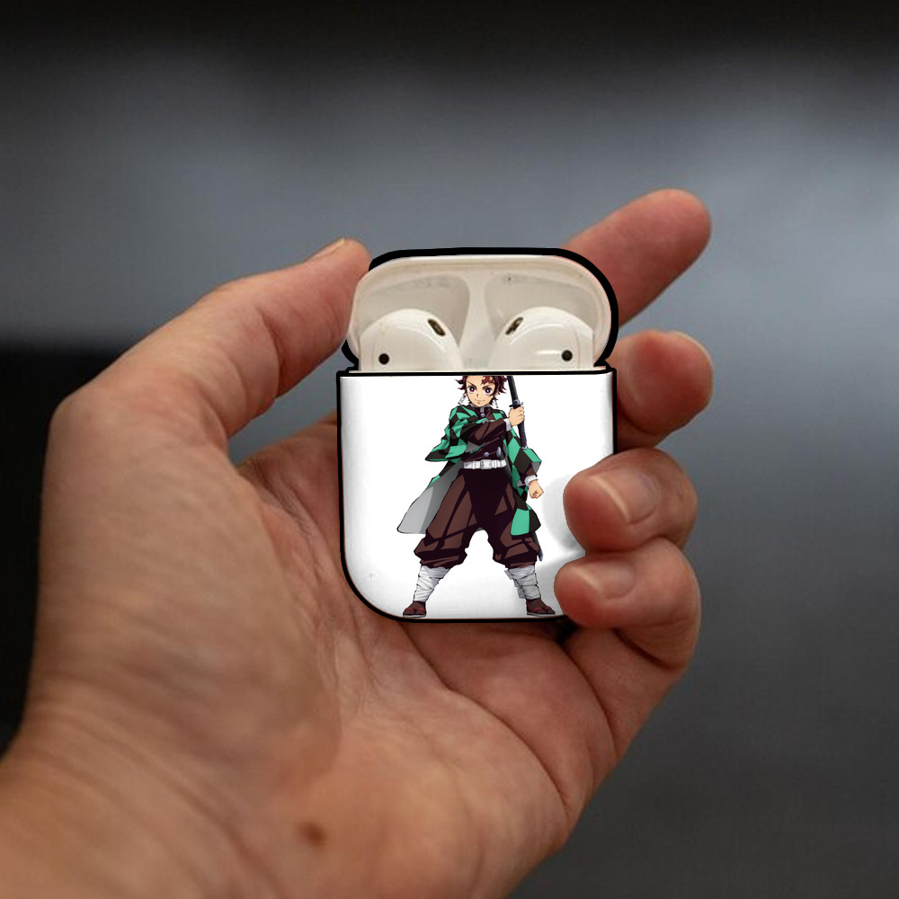 鬼滅の刃 竈門 炭治郎／かまど たんじろう Kamado Tanjirou AirPods 第2世代保護ケース ハードシェル ブラック 耐衝撃・防指紋・カラビナ付き