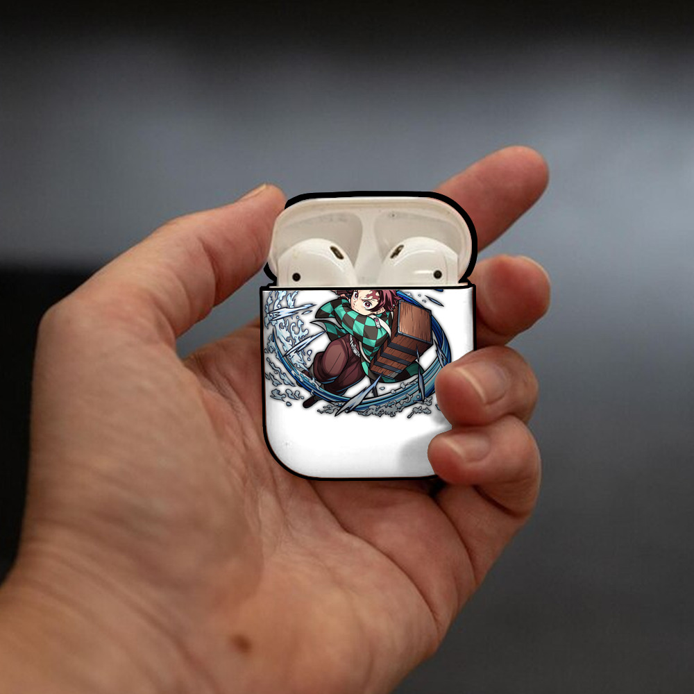 鬼滅の刃 竈門 炭治郎／かまど たんじろう Kamado Tanjirou AirPods 第2世代保護ケース ハードシェル ブラック 耐衝撃・防指紋・カラビナ付き