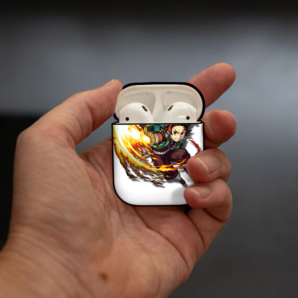鬼滅の刃 竈門 炭治郎／かまど たんじろう Kamado Tanjirou AirPods 第2世代保護ケース ハードシェル ブラック 耐衝撃・防指紋・カラビナ付き