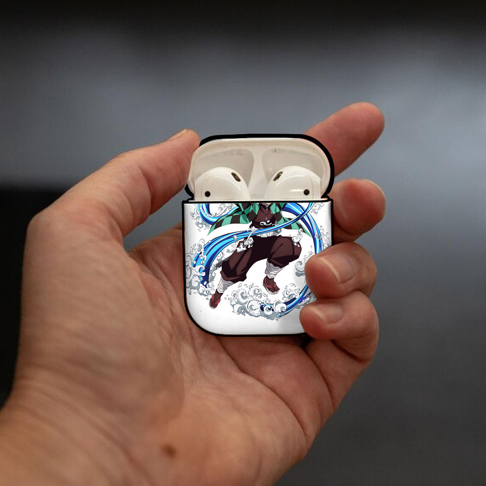 鬼滅の刃 竈門 炭治郎／かまど たんじろう Kamado Tanjirou AirPods 第2世代保護ケース ハードシェル ブラック 耐衝撃・防指紋・カラビナ付き