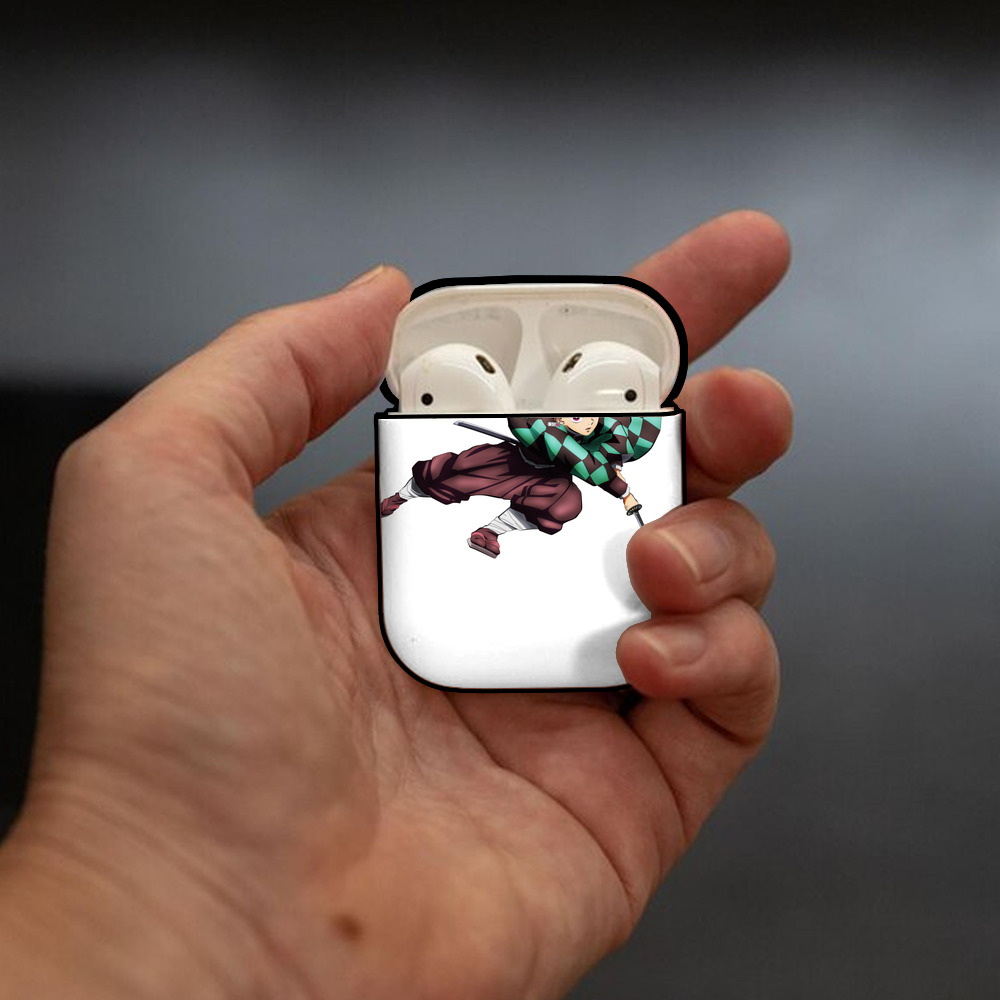 鬼滅の刃 竈門 炭治郎／かまど たんじろう Kamado Tanjirou AirPods 第2世代保護ケース ハードシェル ブラック 耐衝撃・防指紋・カラビナ付き