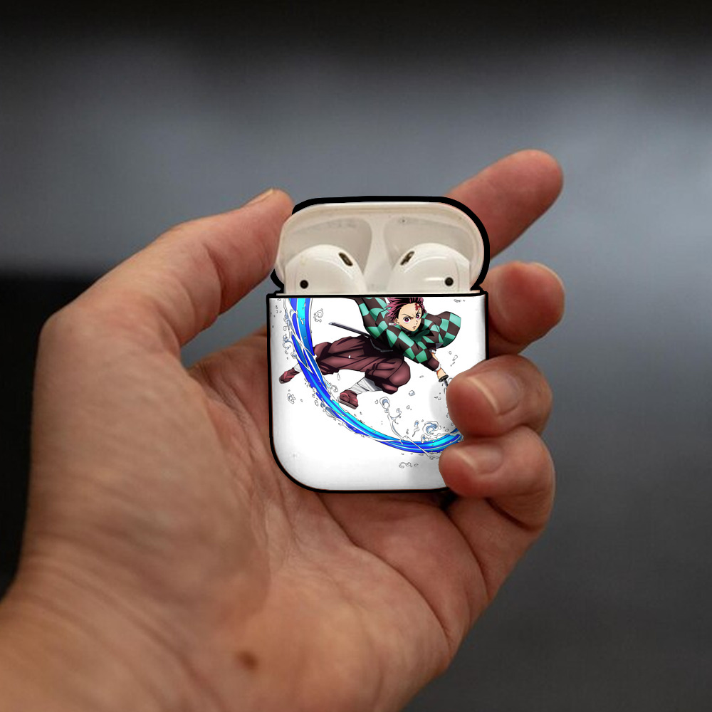 鬼滅の刃 竈門 炭治郎／かまど たんじろう Kamado Tanjirou AirPods 第2世代保護ケース ハードシェル ブラック 耐衝撃・防指紋・カラビナ付き