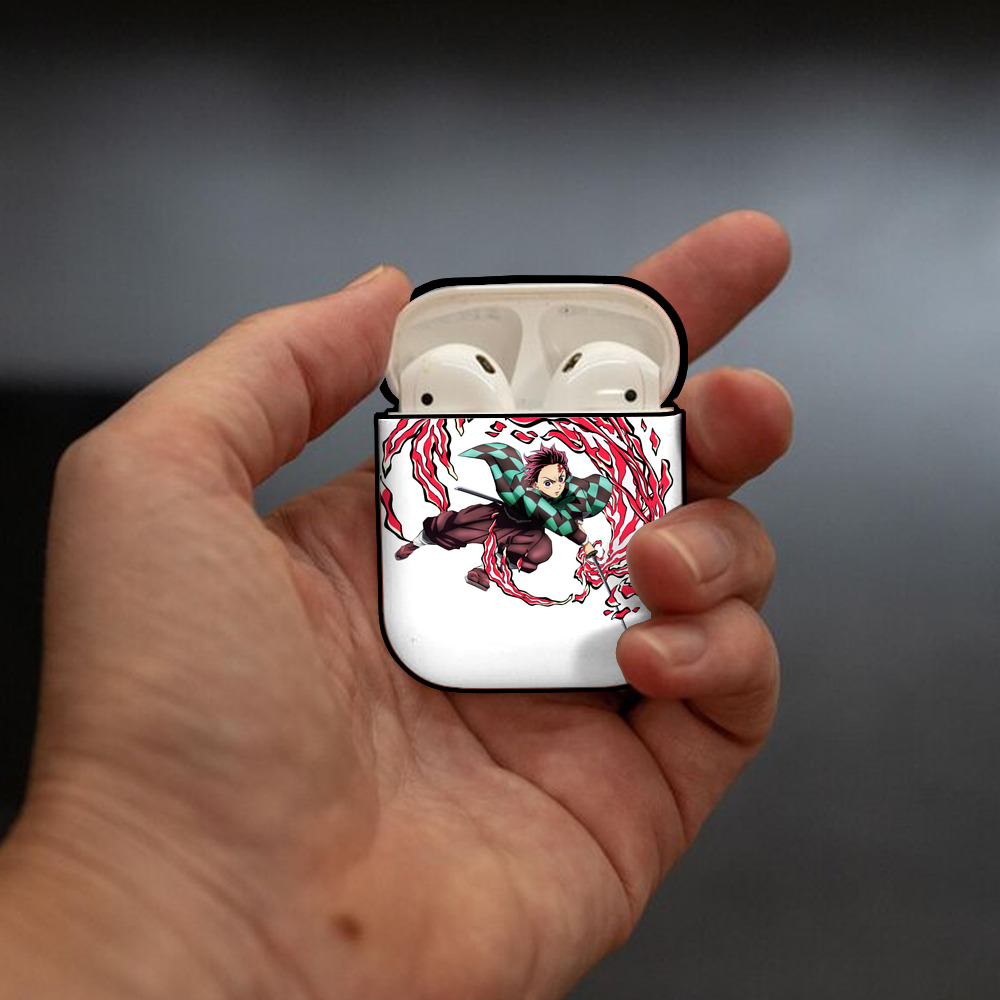 鬼滅の刃 竈門 炭治郎／かまど たんじろう Kamado Tanjirou AirPods 第2世代保護ケース ハードシェル ブラック 耐衝撃・防指紋・カラビナ付き
