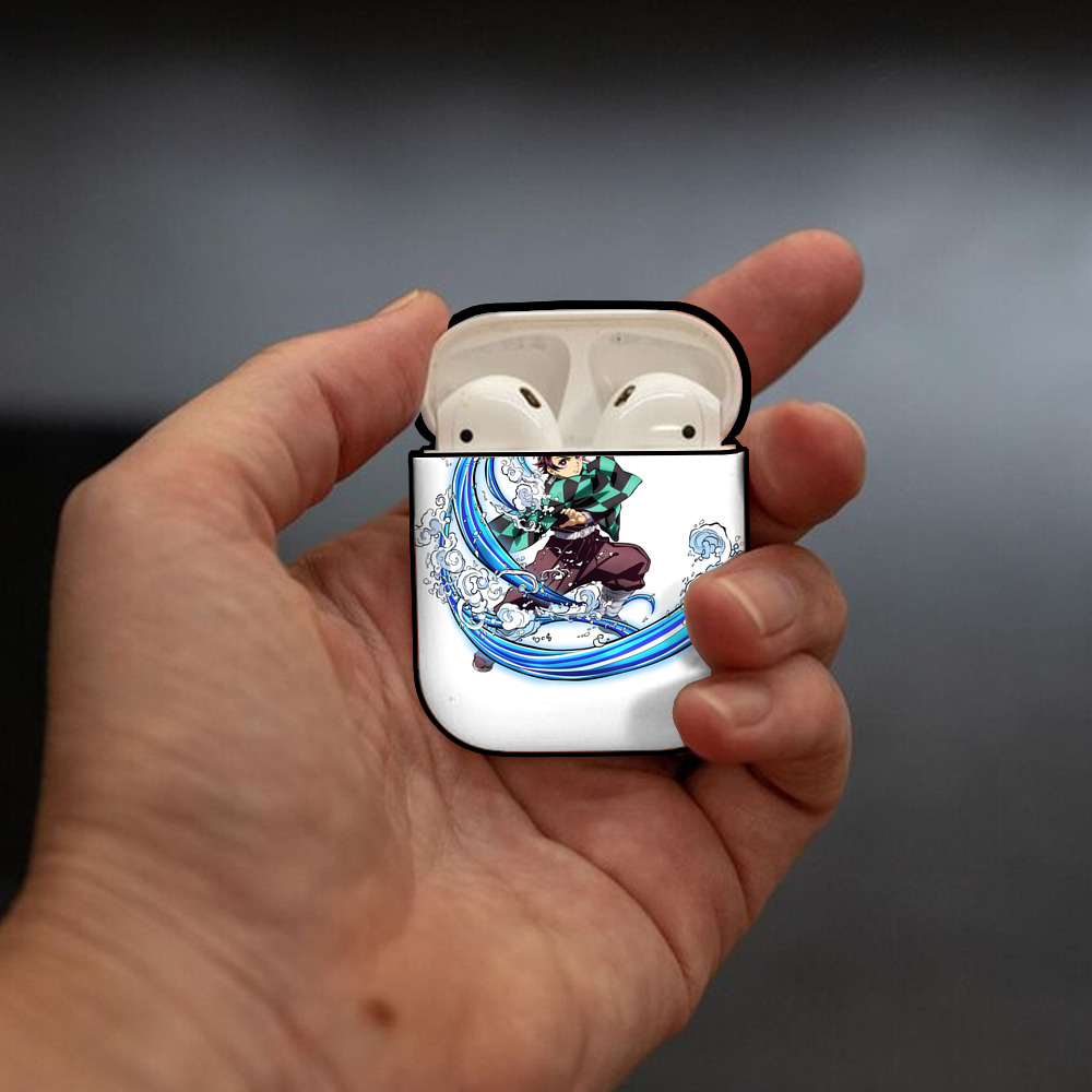 鬼滅の刃 竈門 炭治郎／かまど たんじろう Kamado Tanjirou AirPods 第2世代保護ケース ハードシェル ブラック 耐衝撃・防指紋・カラビナ付き