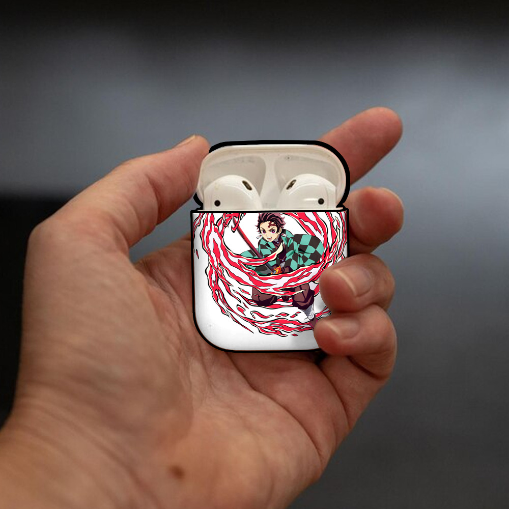 鬼滅の刃 竈門 炭治郎／かまど たんじろう Kamado Tanjirou AirPods 第2世代保護ケース ハードシェル ブラック 耐衝撃・防指紋・カラビナ付き