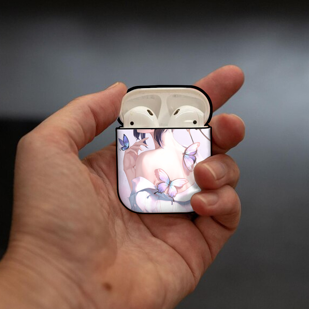 鬼滅の刃（きめつのやいば）蟲柱-胡蝶 しのぶ／こちょう しのぶ Kochou Shinobu AirPods 第2世代保護ケース ハードシェル ブラック 耐衝撃・防指紋・カラビナ付き