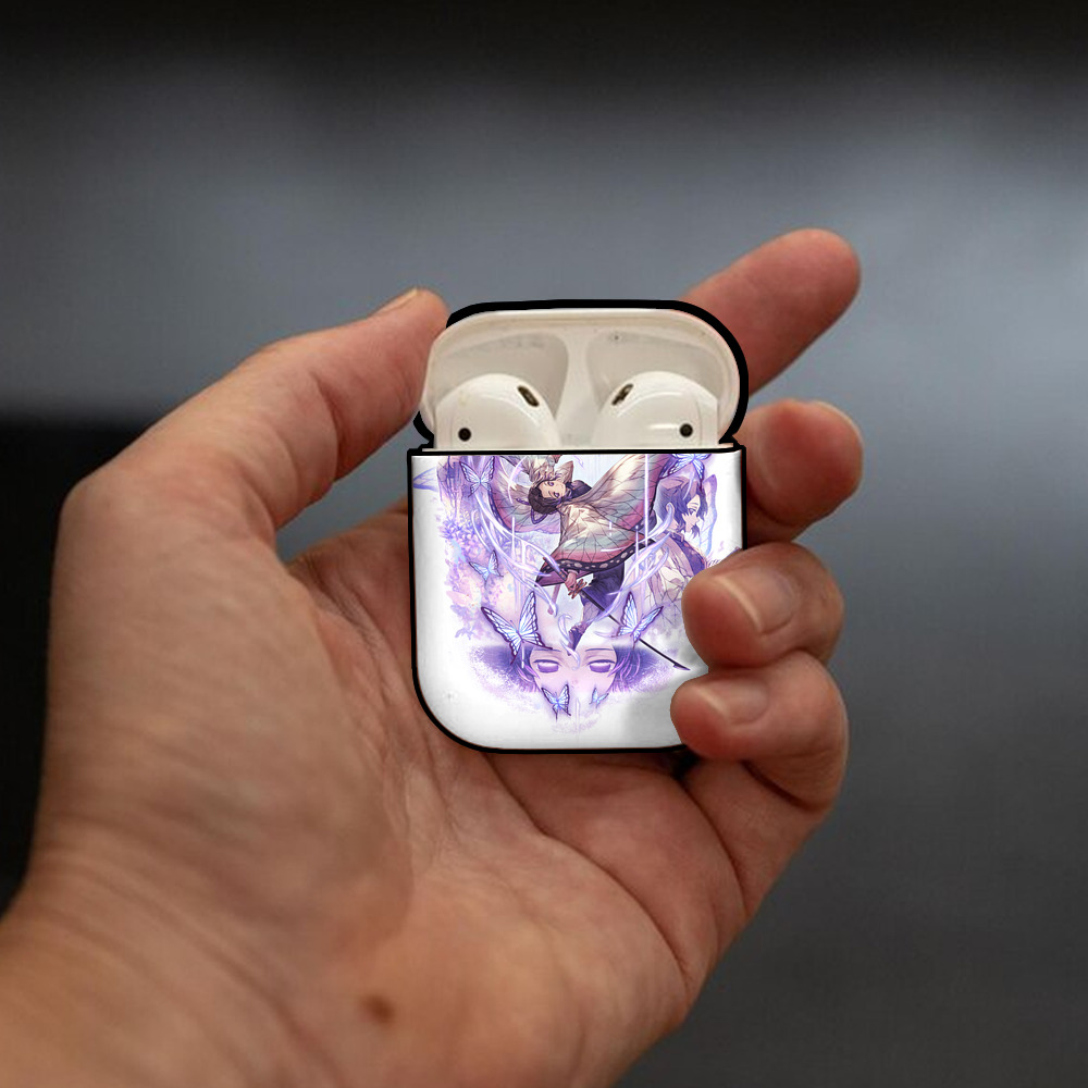 鬼滅の刃（きめつのやいば）蟲柱-胡蝶 しのぶ／こちょう しのぶ Kochou Shinobu AirPods 第2世代保護ケース ハードシェル ブラック 耐衝撃・防指紋・カラビナ付き