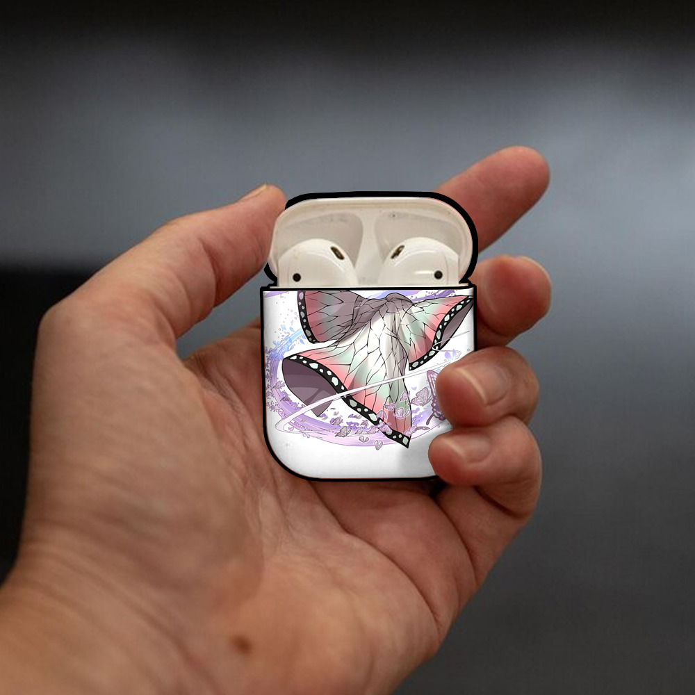 鬼滅の刃（きめつのやいば）蟲柱-胡蝶 しのぶ／こちょう しのぶ Kochou Shinobu AirPods 第2世代保護ケース ハードシェル ブラック 耐衝撃・防指紋・カラビナ付き