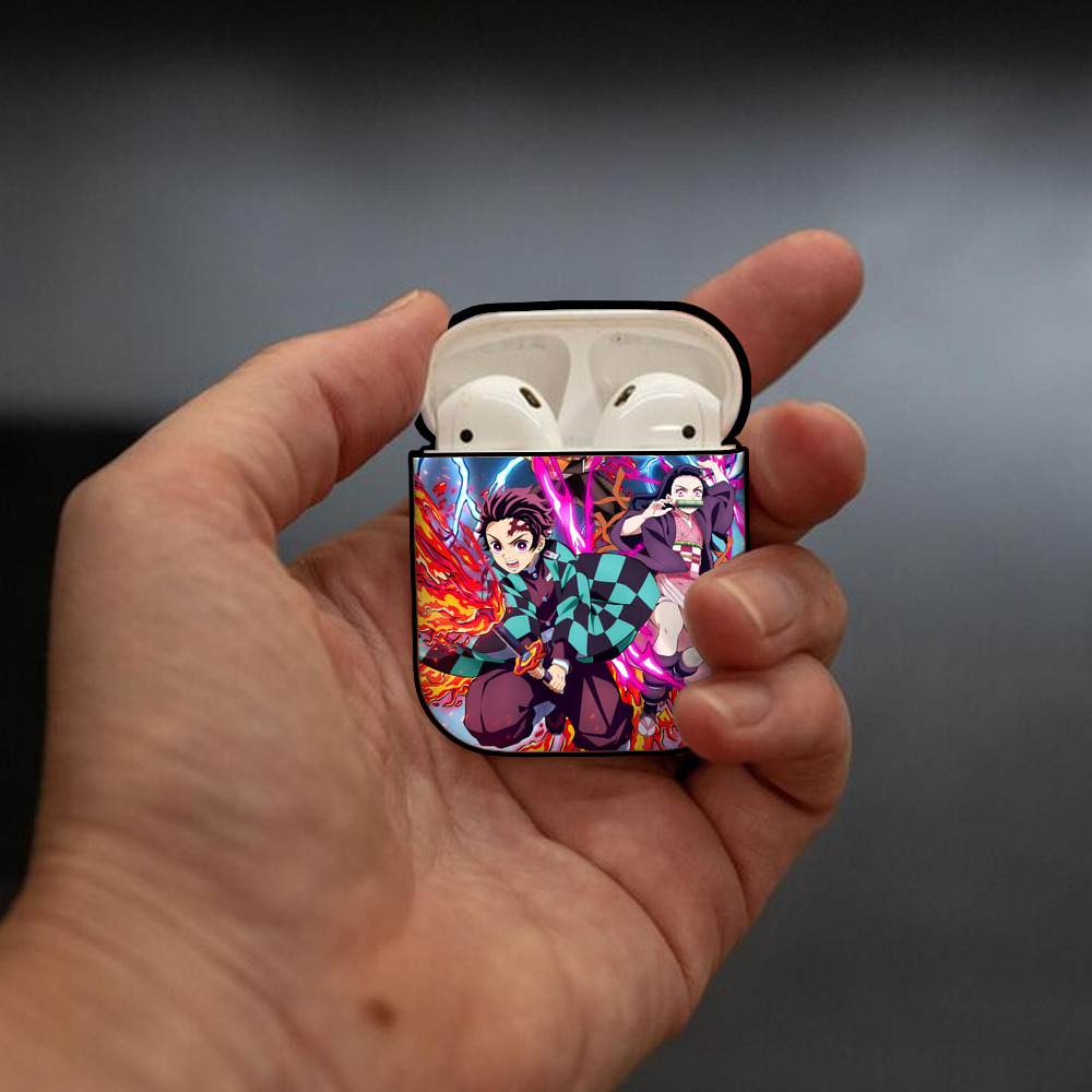 鬼滅の刃（きめつのやいば）竈門 炭治郎／かまど たんじろう Kamado Tanjirou AirPods 第2世代保護ケース ハードシェル ブラック 耐衝撃・防指紋・カラビナ付き
