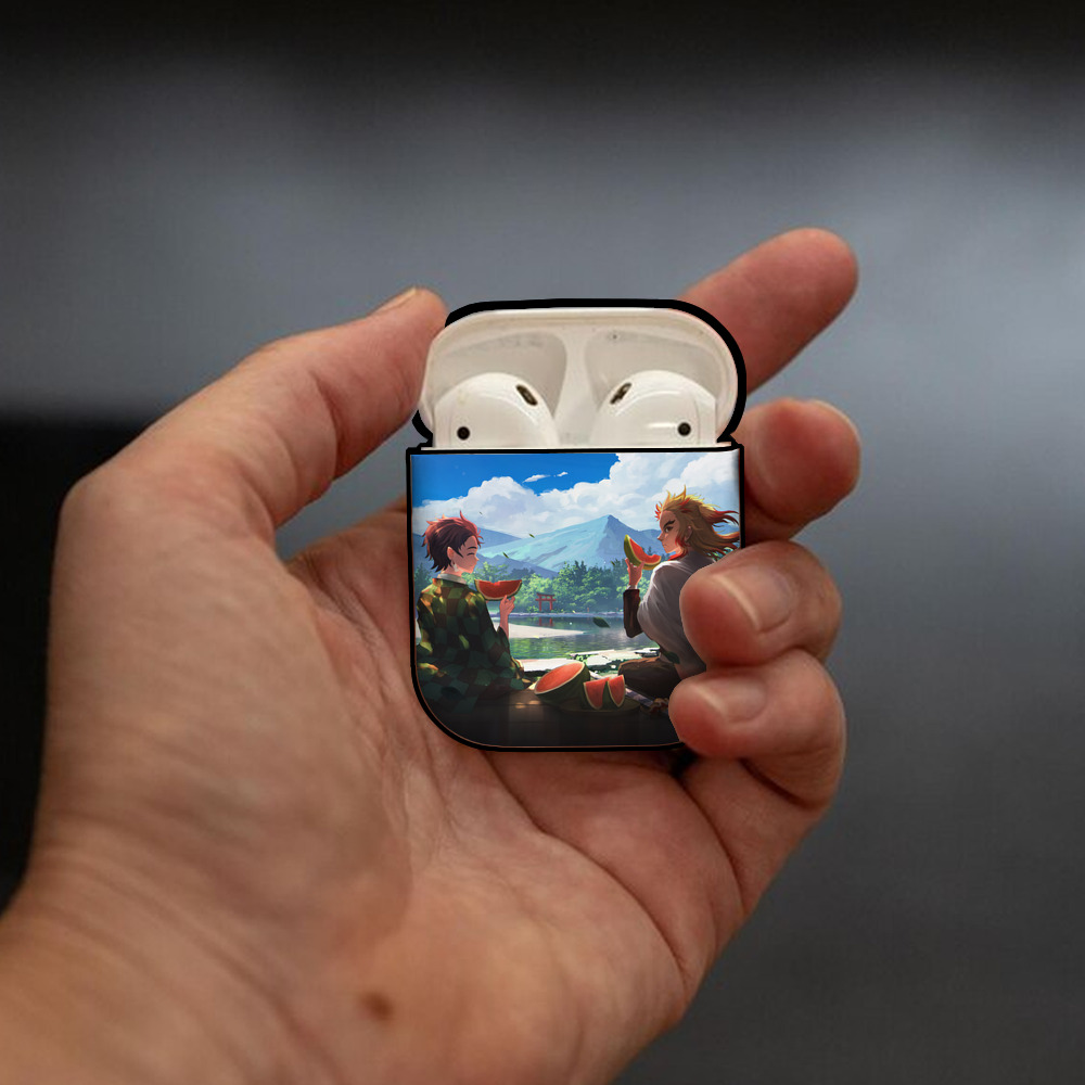 鬼滅の刃（きめつのやいば）竈門 炭治郎／かまど たんじろう Kamado Tanjirou AirPods 第2世代保護ケース ハードシェル ブラック 耐衝撃・防指紋・カラビナ付き