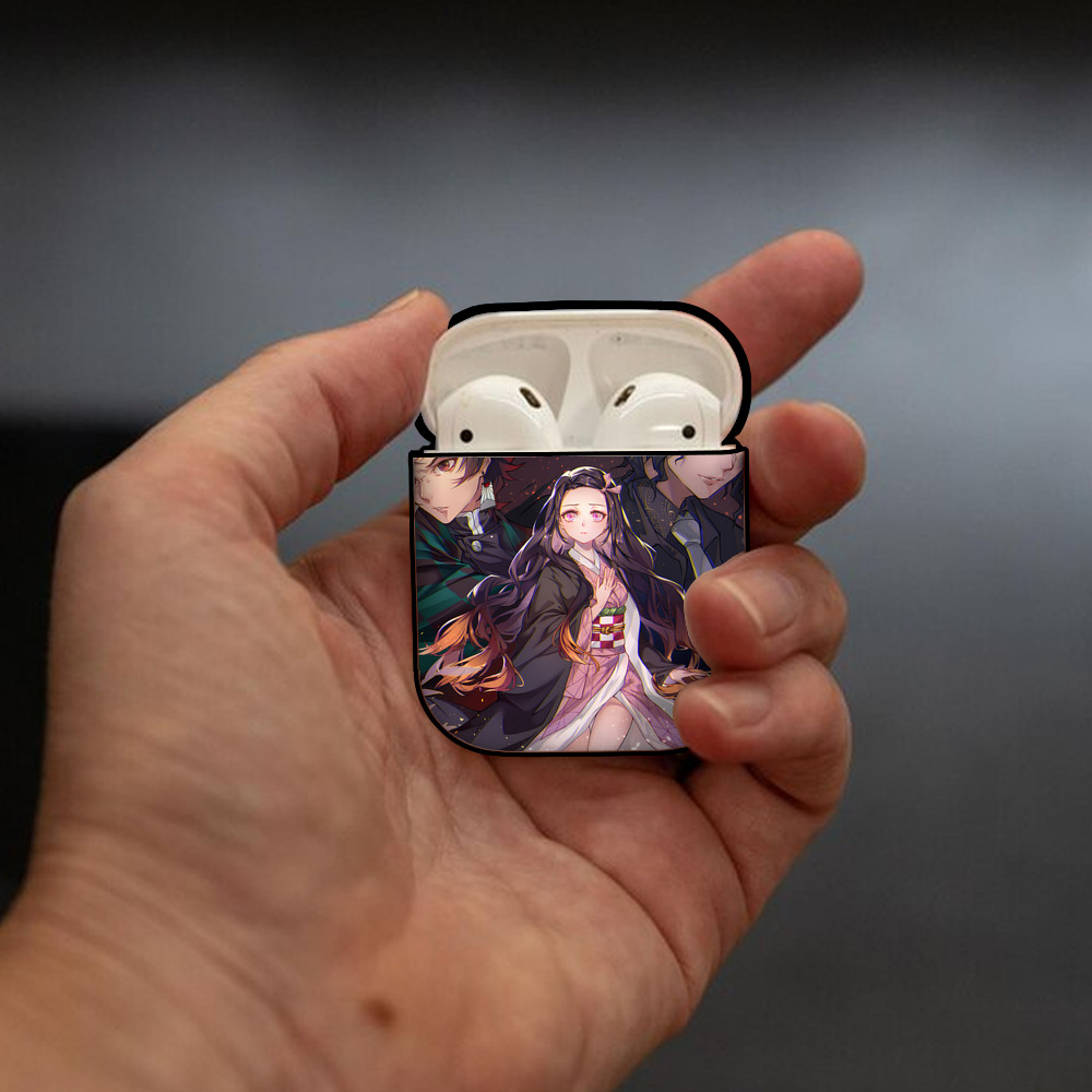 鬼滅の刃（きめつのやいば）竈門 炭治郎／かまど たんじろう Kamado Tanjirou AirPods 第2世代保護ケース ハードシェル ブラック 耐衝撃・防指紋・カラビナ付き