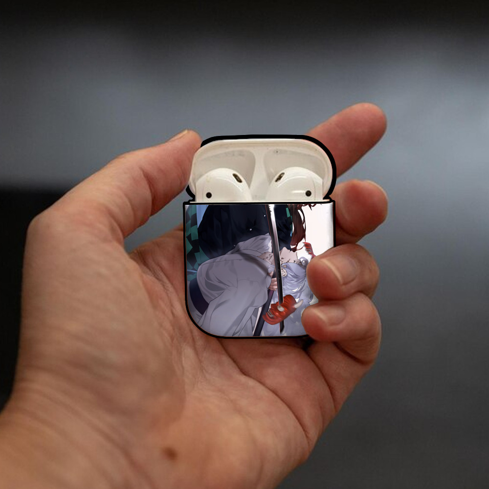 鬼滅の刃（きめつのやいば）竈門 炭治郎／かまど たんじろう Kamado Tanjirou AirPods 第2世代保護ケース ハードシェル ブラック 耐衝撃・防指紋・カラビナ付き