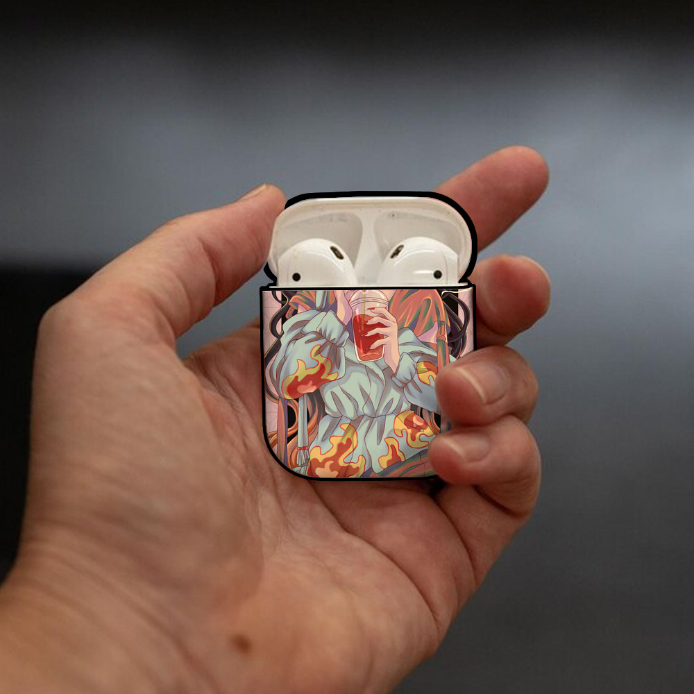 鬼滅の刃（きめつのやいば）竈門 禰󠄀豆子／かまど ねずこ Kamado Nezuko AirPods 第2世代保護ケース ハードシェル ブラック 耐衝撃・防指紋・カラビナ付き