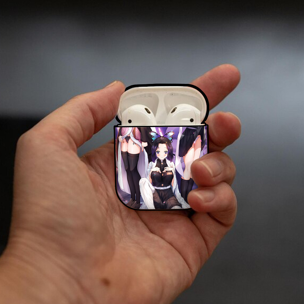 鬼滅の刃（きめつのやいば）竈門 禰󠄀豆子／かまど ねずこ Kamado Nezuko AirPods 第2世代保護ケース ハードシェル ブラック 耐衝撃・防指紋・カラビナ付き