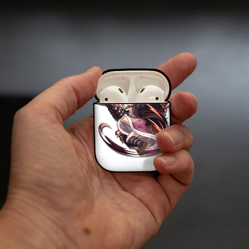 鬼滅の刃（きめつのやいば）竈門 禰󠄀豆子／かまど ねずこ Kamado Nezuko AirPods 第2世代保護ケース ハードシェル ブラック 耐衝撃・防指紋・カラビナ付き