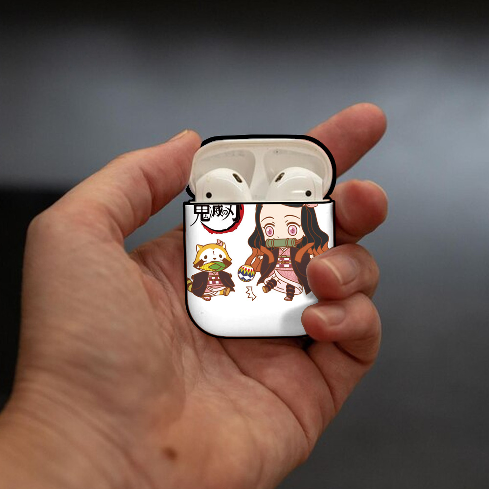 鬼滅の刃（きめつのやいば）竈門 禰󠄀豆子／かまど ねずこ Kamado Nezuko AirPods 第2世代保護ケース ハードシェル ブラック 耐衝撃・防指紋・カラビナ付き