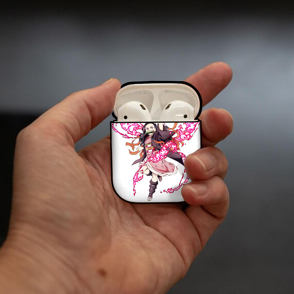 鬼滅の刃（きめつのやいば）竈門 禰󠄀豆子／かまど ねずこ Kamado Nezuko AirPods 第2世代保護ケース ハードシェル ブラック 耐衝撃・防指紋・カラビナ付き