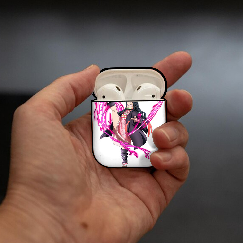 鬼滅の刃（きめつのやいば）竈門 禰󠄀豆子／かまど ねずこ Kamado Nezuko AirPods 第2世代保護ケース ハードシェル ブラック 耐衝撃・防指紋・カラビナ付き