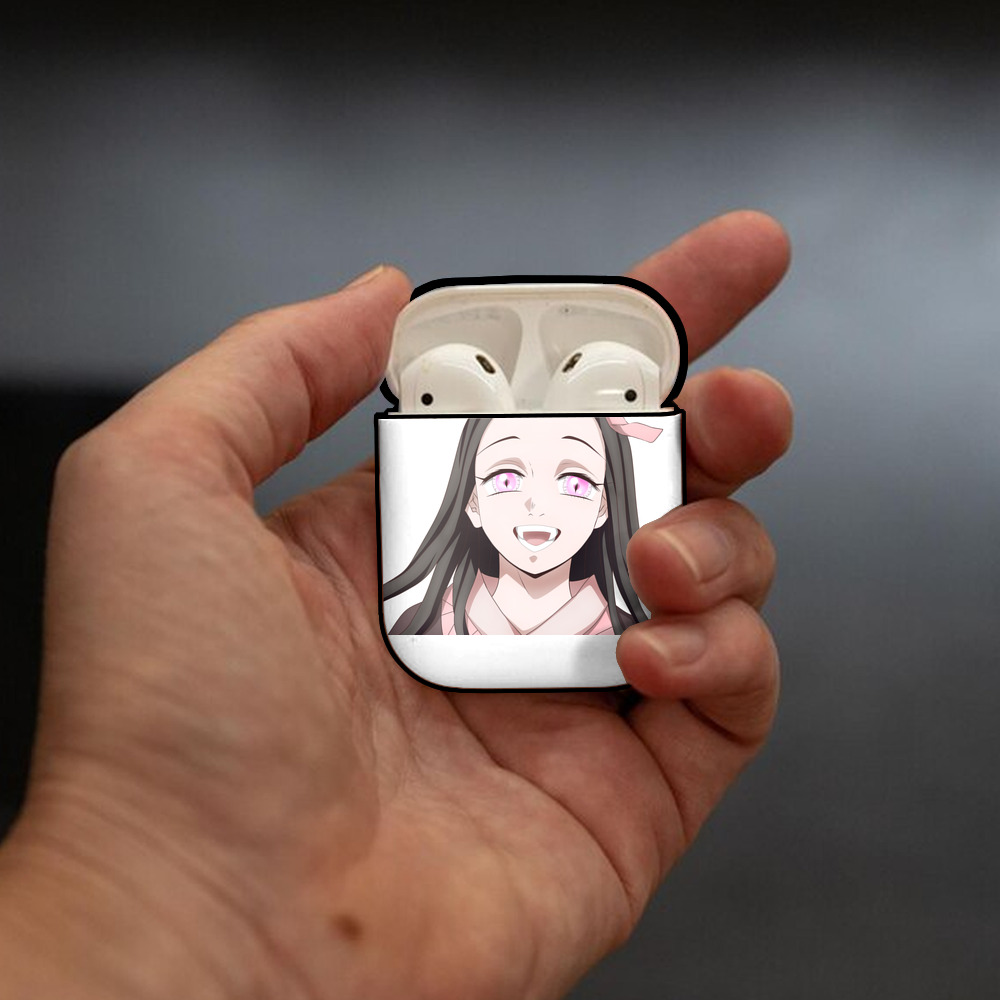 鬼滅の刃（きめつのやいば）竈門 禰󠄀豆子／かまど ねずこ Kamado Nezuko AirPods 第2世代保護ケース ハードシェル ブラック 耐衝撃・防指紋・カラビナ付き