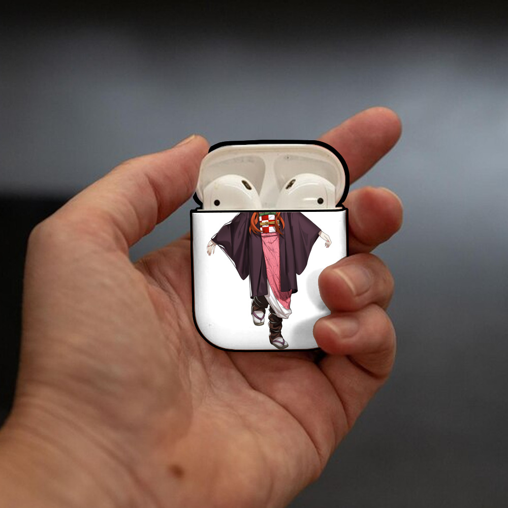 鬼滅の刃（きめつのやいば）竈門 禰󠄀豆子／かまど ねずこ Kamado Nezuko AirPods 第2世代保護ケース ハードシェル ブラック 耐衝撃・防指紋・カラビナ付き