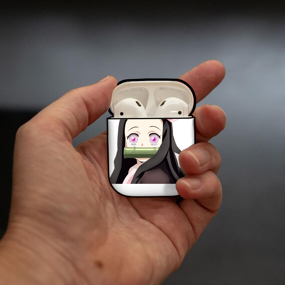鬼滅の刃（きめつのやいば）竈門 禰󠄀豆子／かまど ねずこ Kamado Nezuko AirPods 第2世代保護ケース ハードシェル ブラック 耐衝撃・防指紋・カラビナ付き