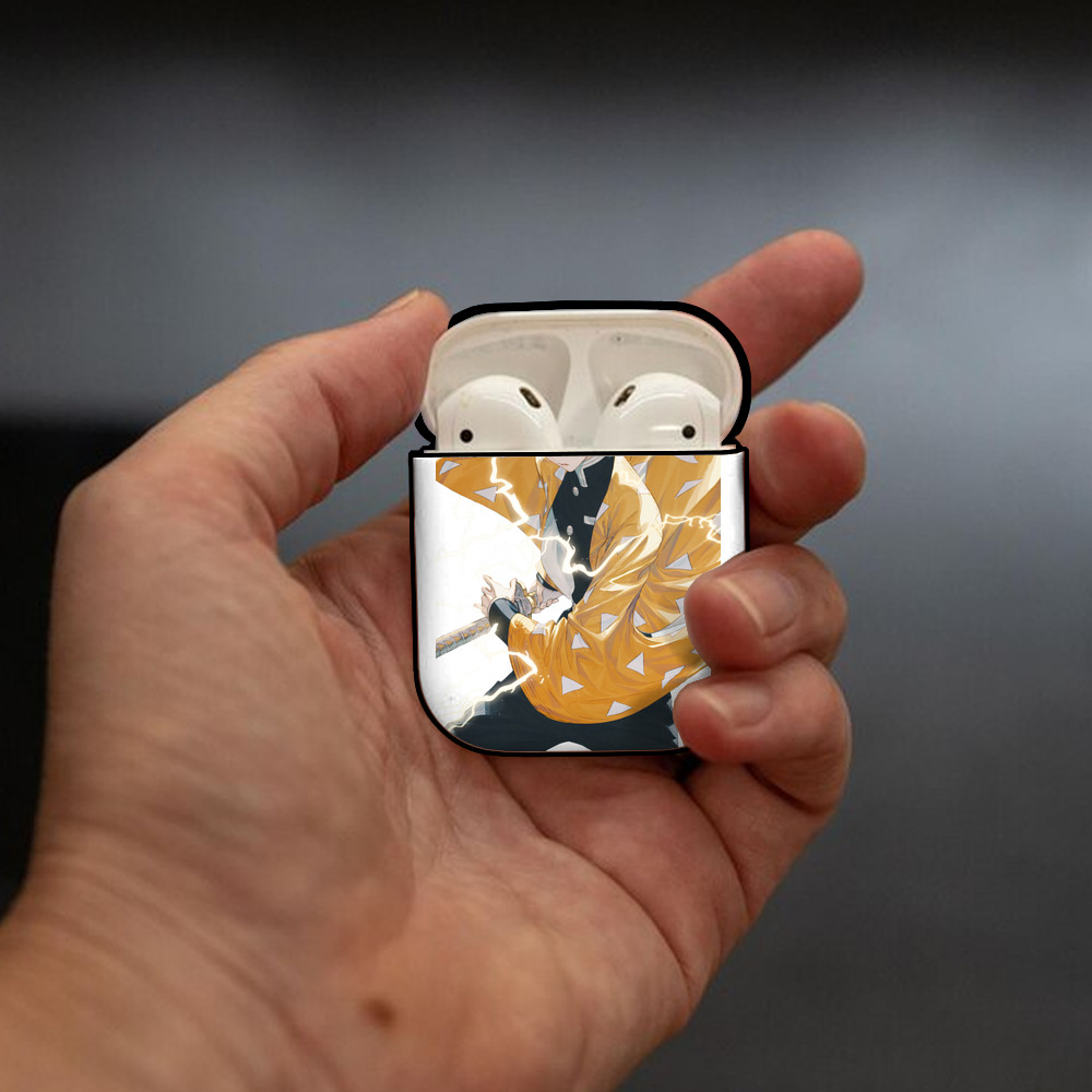 鬼滅の刃（きめつのやいば）我妻 善逸／あがつま ぜんいつ Agatsuma Zenitsu AirPods 第2世代保護ケース ハードシェル ブラック 耐衝撃・防指紋・カラビナ付き