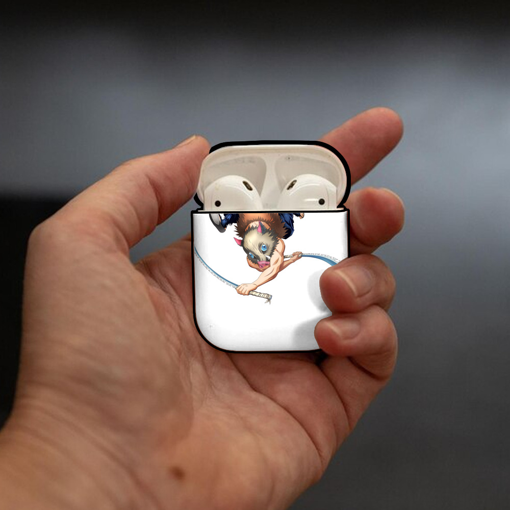 鬼滅の刃（きめつのやいば）嘴平 伊之助／はしびら いのすけ Hashibira Inosuke AirPods 第2世代保護ケース ハードシェル ブラック 耐衝撃・防指紋・カラビナ付き