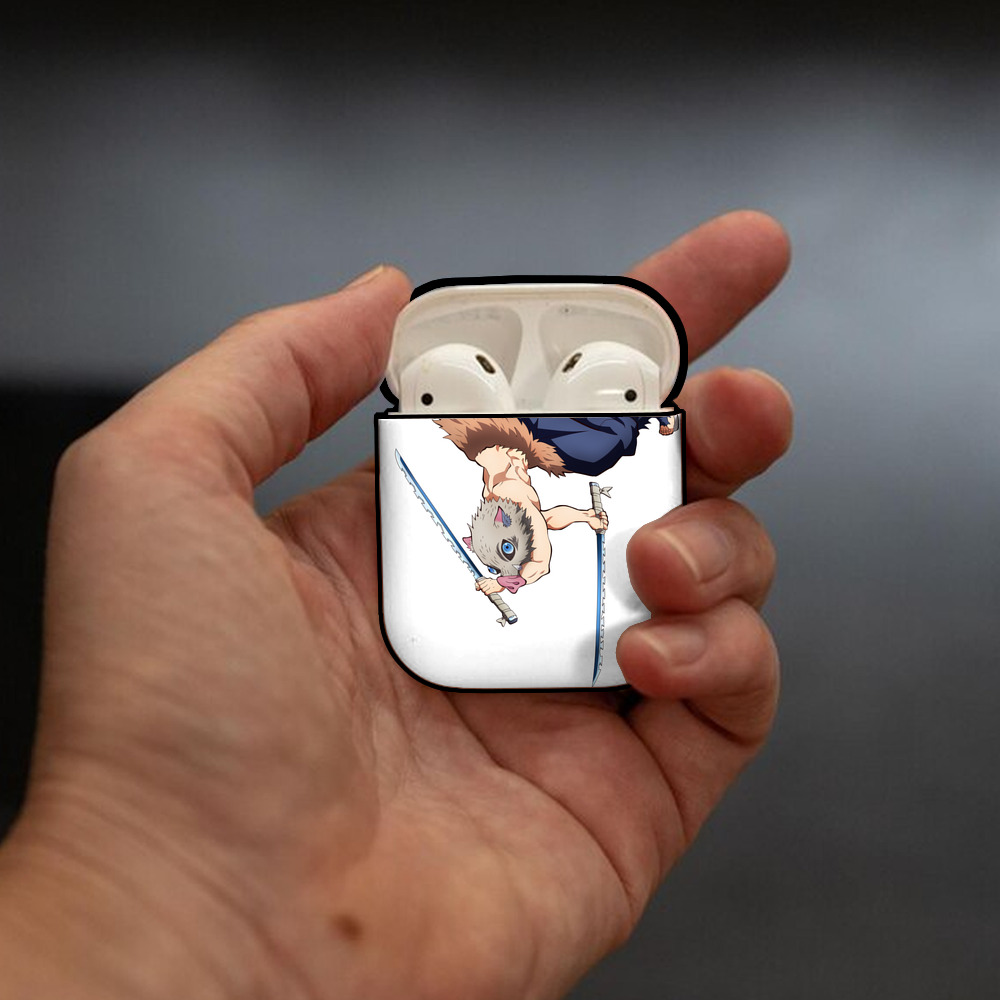 鬼滅の刃（きめつのやいば）嘴平 伊之助／はしびら いのすけ Hashibira Inosuke AirPods 第2世代保護ケース ハードシェル ブラック 耐衝撃・防指紋・カラビナ付き