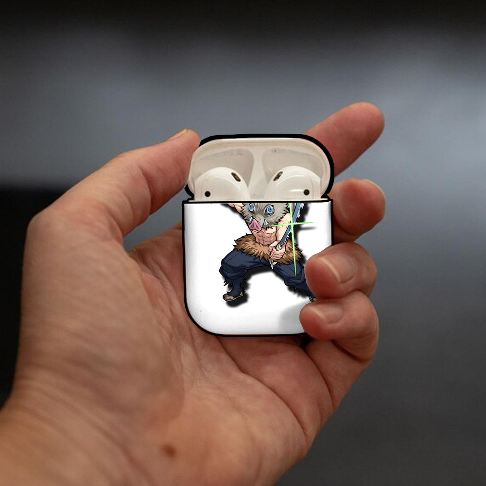 鬼滅の刃（きめつのやいば）嘴平 伊之助／はしびら いのすけ Hashibira Inosuke AirPods 第2世代保護ケース ハードシェル ブラック 耐衝撃・防指紋・カラビナ付き