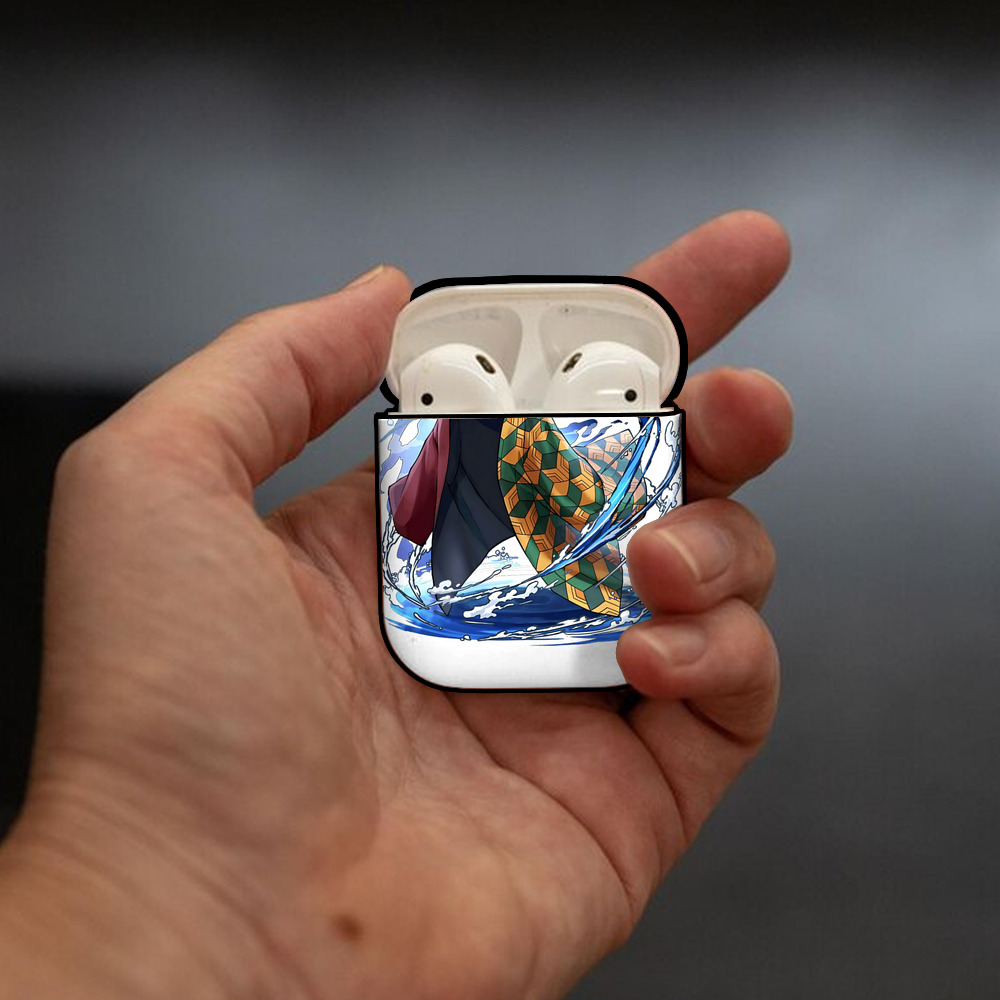 鬼滅の刃（きめつのやいば）水柱-冨岡 義勇／とみおか ぎゆう Tomioka Giyuu AirPods 第2世代保護ケース ハードシェル ブラック 耐衝撃・防指紋・カラビナ付き