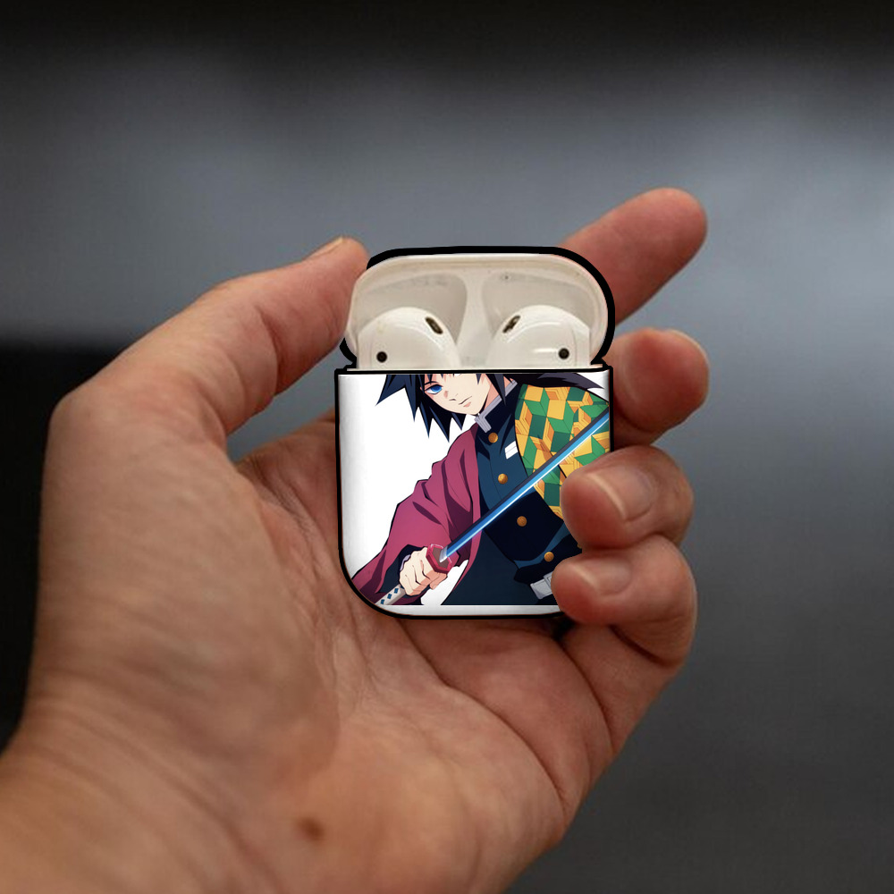 鬼滅の刃（きめつのやいば）水柱-冨岡 義勇／とみおか ぎゆう Tomioka Giyuu AirPods 第2世代保護ケース ハードシェル ブラック 耐衝撃・防指紋・カラビナ付き