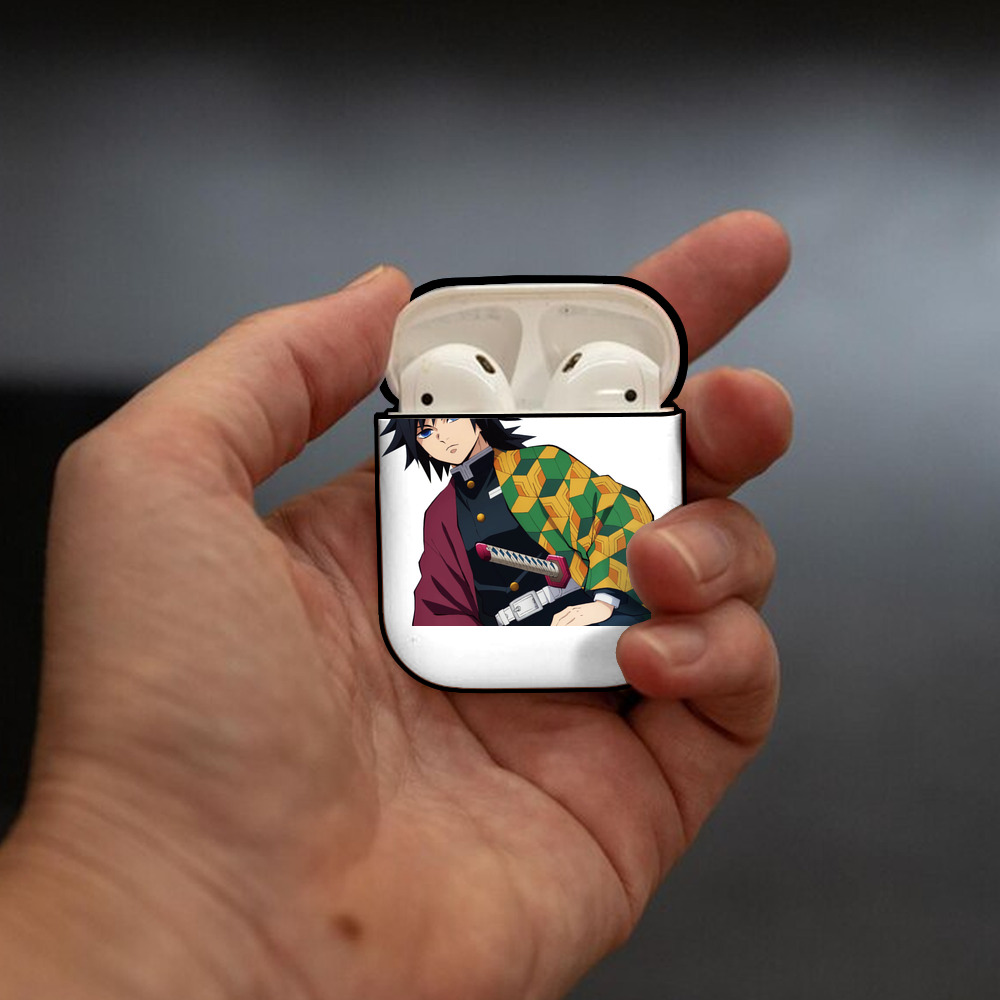 鬼滅の刃（きめつのやいば）水柱-冨岡 義勇／とみおか ぎゆう Tomioka Giyuu AirPods 第2世代保護ケース ハードシェル ブラック 耐衝撃・防指紋・カラビナ付き