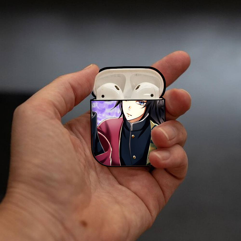 鬼滅の刃（きめつのやいば）水柱-冨岡 義勇／とみおか ぎゆう Tomioka Giyuu AirPods 第2世代保護ケース ハードシェル ブラック 耐衝撃・防指紋・カラビナ付き
