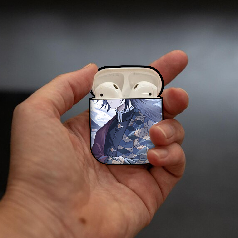 鬼滅の刃（きめつのやいば）水柱-冨岡 義勇／とみおか ぎゆう Tomioka Giyuu AirPods 第2世代保護ケース ハードシェル ブラック 耐衝撃・防指紋・カラビナ付き
