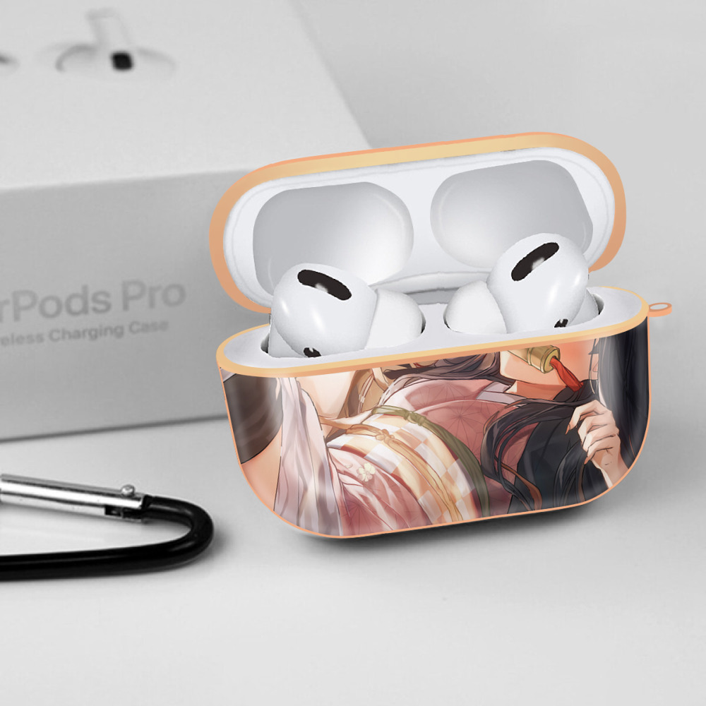 鬼滅の刃（きめつのやいば）竈門 禰󠄀豆子／かまど ねずこ Kamado Nezuko 【AirPods Pro用】ハードシェル保護ケース｜耐衝撃・防指紋・カラビナ付き商品仕様
