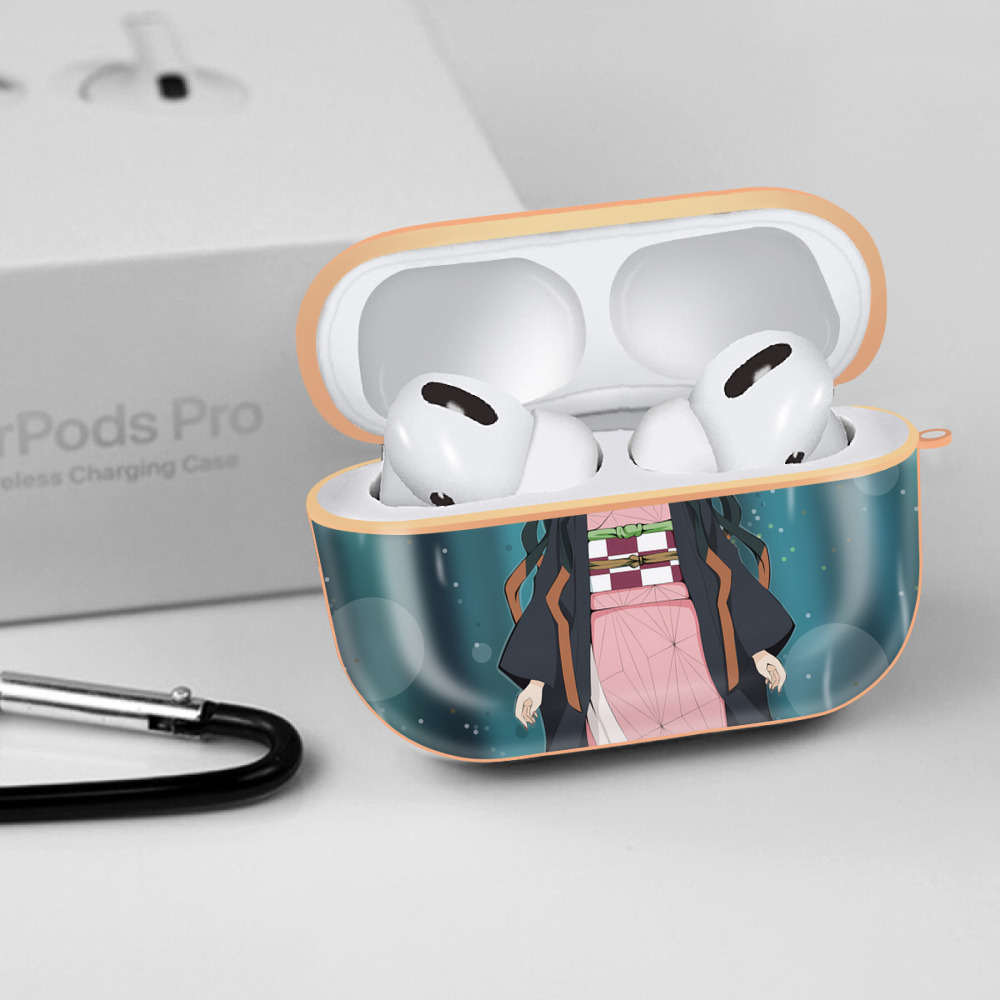 鬼滅の刃（きめつのやいば）竈門 禰󠄀豆子／かまど ねずこ Kamado Nezuko 【AirPods Pro用】ハードシェル保護ケース｜耐衝撃・防指紋・カラビナ付き商品仕様