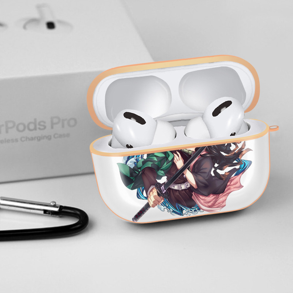 鬼滅の刃（きめつのやいば）竈門 禰󠄀豆子／かまど ねずこ Kamado Nezuko 【AirPods Pro用】ハードシェル保護ケース｜耐衝撃・防指紋・カラビナ付き商品仕様
